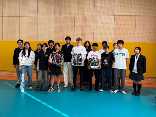 CAJ &ASIJ &DOHSCHOOLの世界大会出場チームが集まり合同練習会を行いました。

ホストをしてくれたCAJチームと参加してくれたASIJチームには感謝です。

来週ダラスで会いましょう！
日本代表として一緒に世界大会を楽しみましょう！

@doxarobotics 
@asijvexrobotics 
@bigdippers_67000a 
#VEXRobotics
#RECFoundation

【67000A Big Dippersスポンサー】
#パワープロジェクト
#ジェフィロコンサルティング
#東和エンジニアリング 
#M&Partners
#三好印刷
#トイ